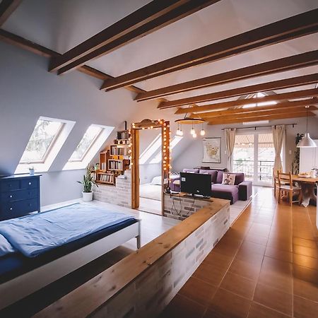 Pannonia Apartment God ภายนอก รูปภาพ