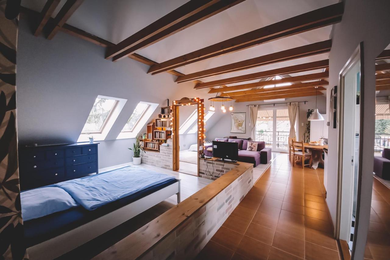 Pannonia Apartment God ภายนอก รูปภาพ