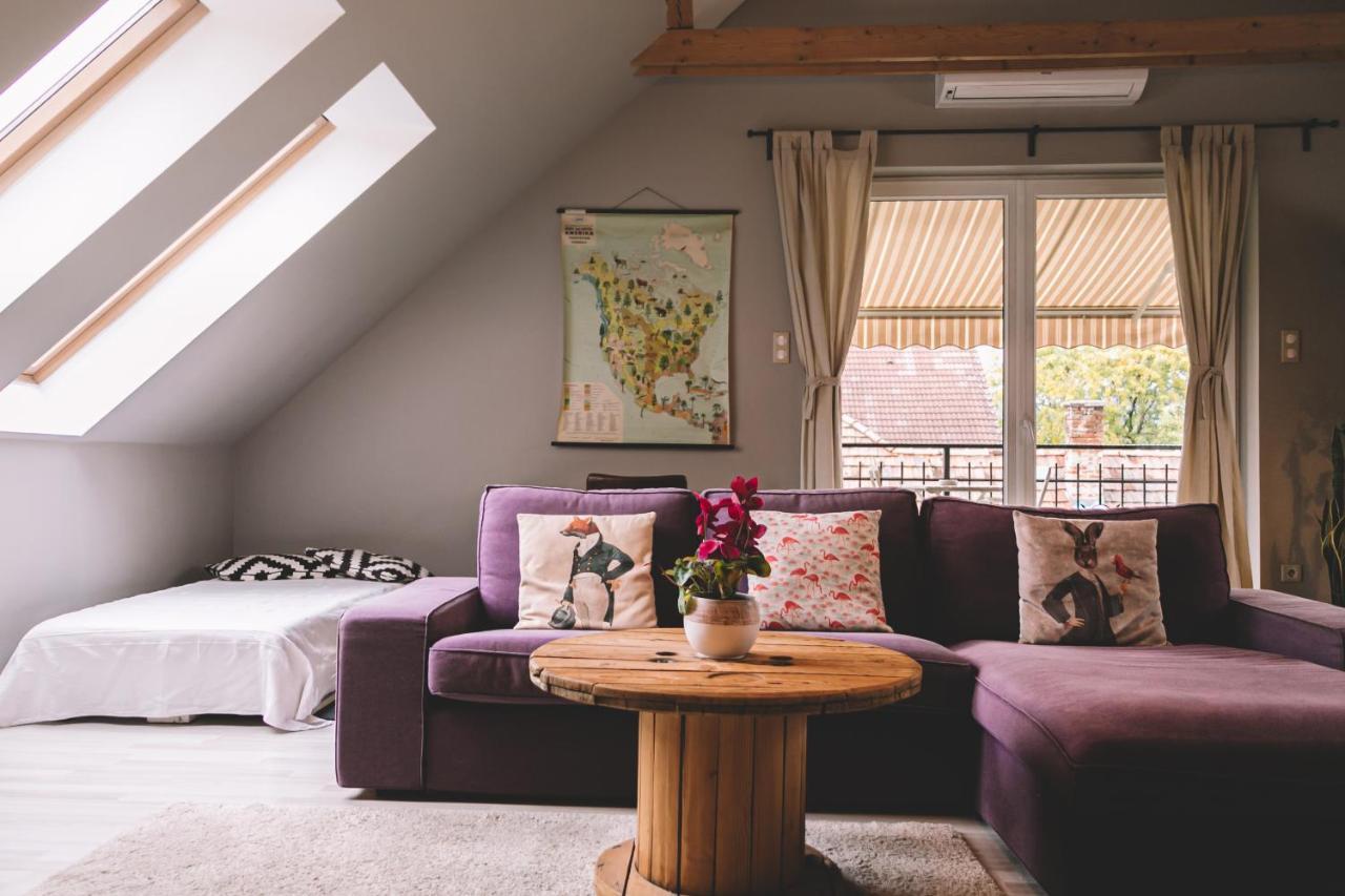 Pannonia Apartment God ภายนอก รูปภาพ